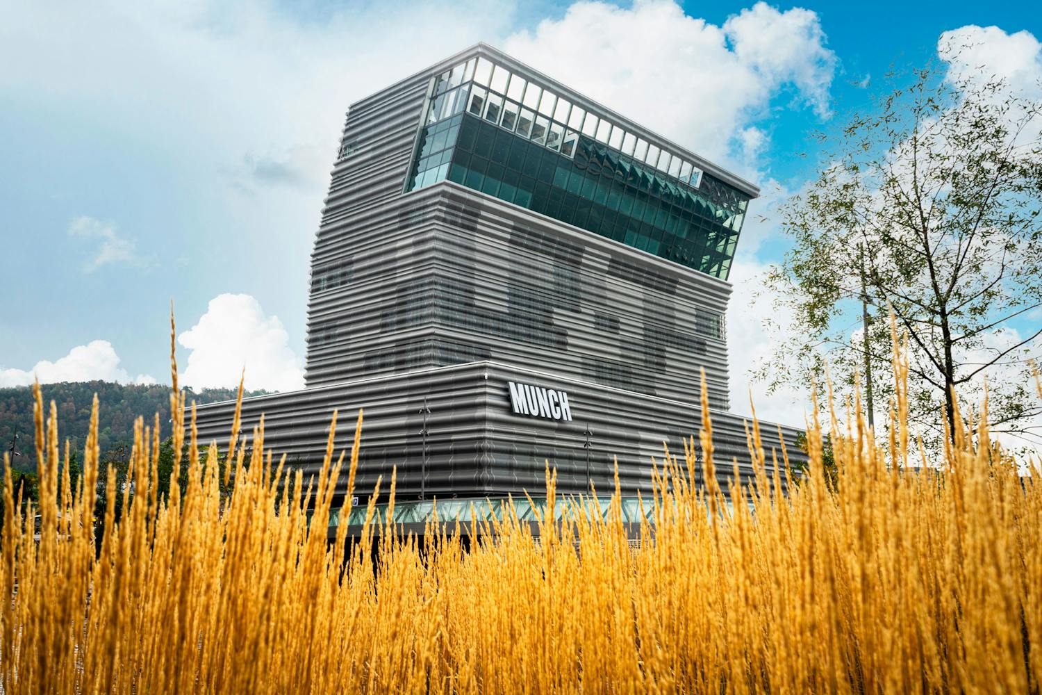 MUNCH Museum. Den smukke arkitektur huser malerier af Norges største billedkunstner.